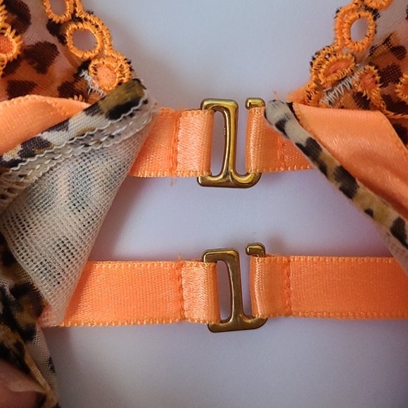 Victoria's Secret Cheetah Set - Picture 8 of 16